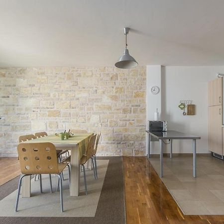Pietra Villa Dajla Bagian luar foto